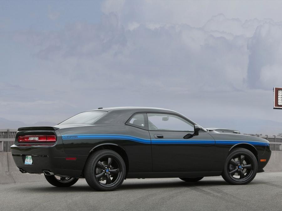  Dodge Challenger by Mopar 2010 года  (фото 5 из 11)
